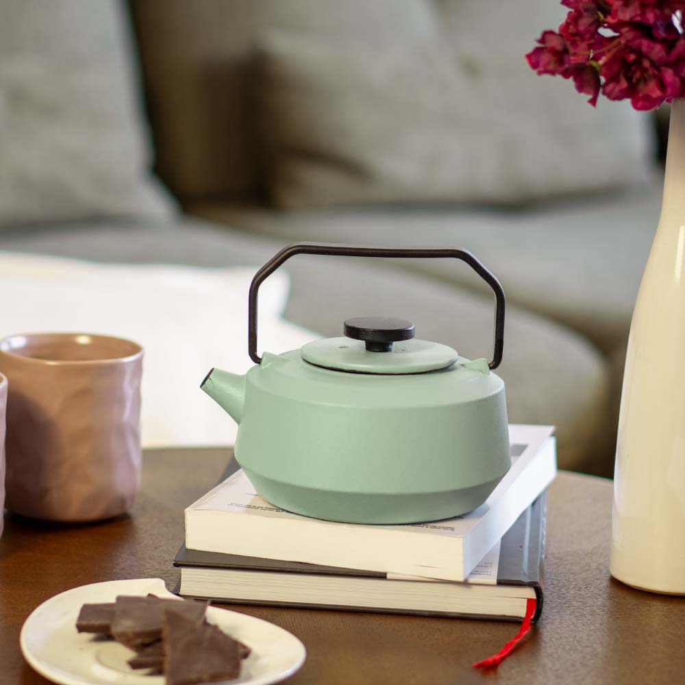 moderne Teekanne aus Gusseisen - Lookbook Wohnzimmer