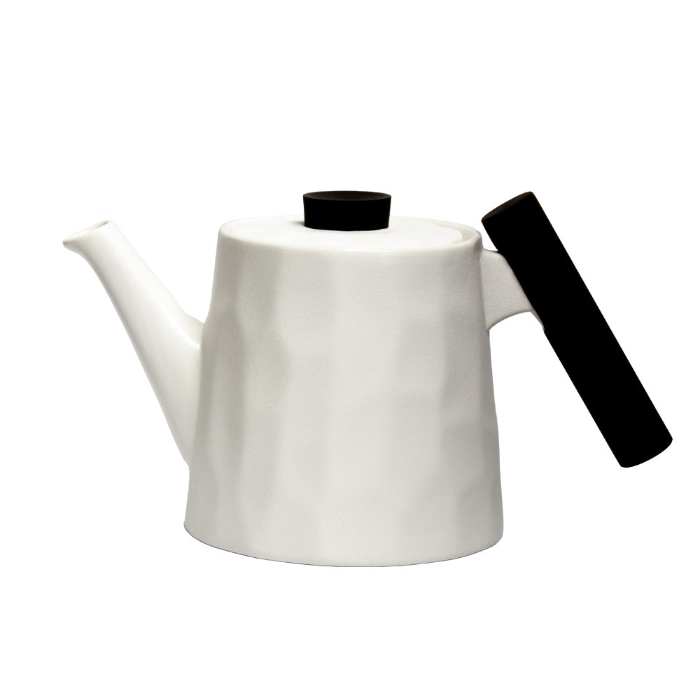 moderne Teekanne aus Porzellan mit Wabenstruktur - weiß